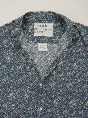 Frank & Eileen Barry Button Up Womens L 100% Cotton Navy Floral Button Shirt